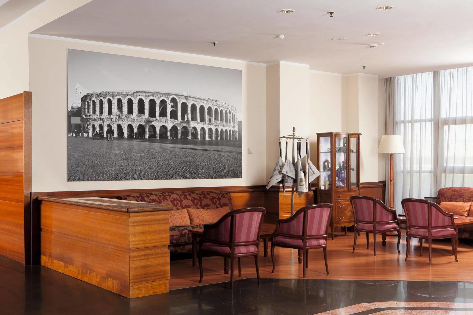 Best Western Ctc Hotel Verona San Giovanni Lupatoto Esterno foto
