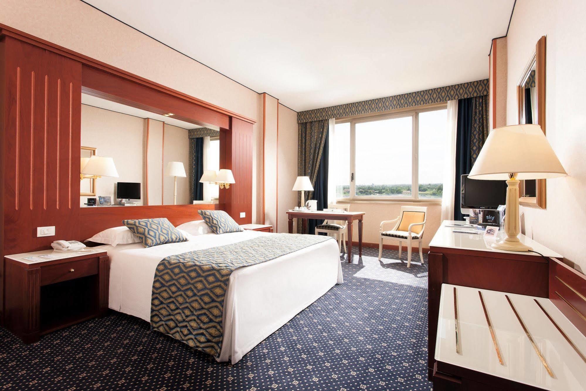 Best Western Ctc Hotel Verona San Giovanni Lupatoto Esterno foto